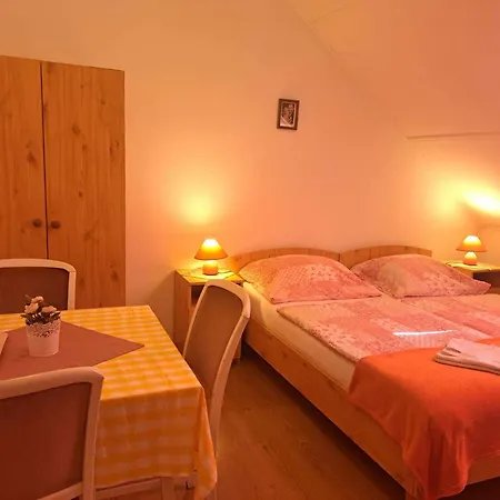 Kalman Imre Panzio 3* 希欧福克