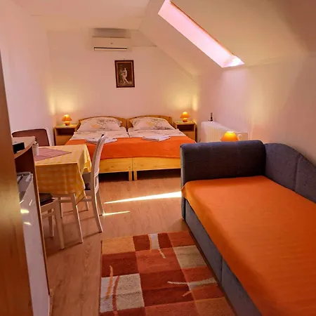 Kalman Imre Panzio 3* 希欧福克