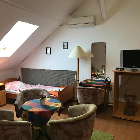 Kalman Imre Panzio Bed & Breakfast