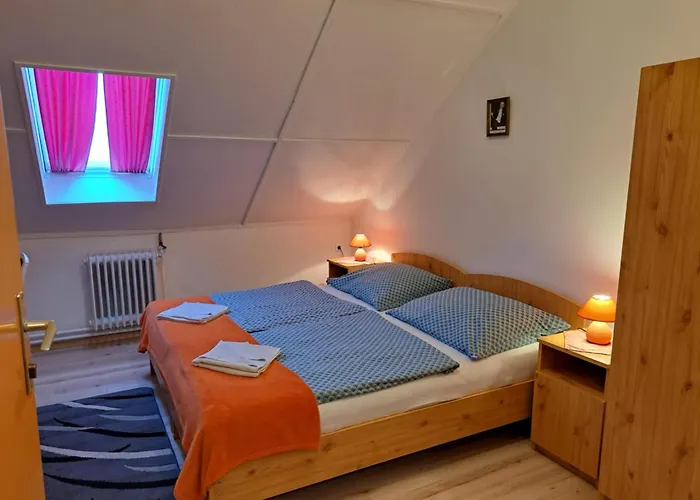 Kalman Imre Panzio Frühstückspension 3*